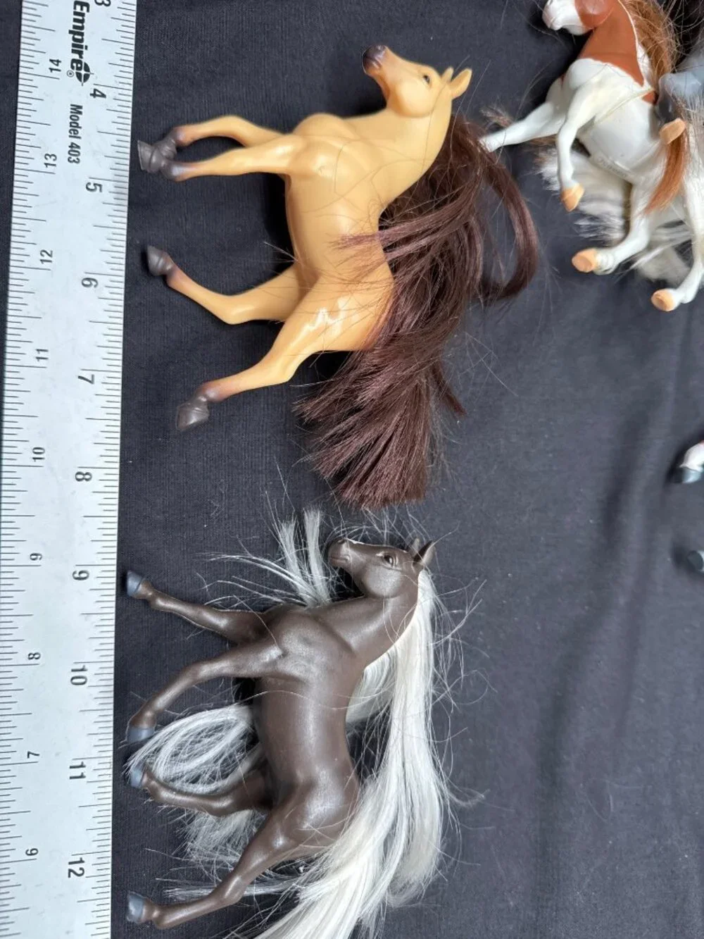 Vintage Plastic Toy 5 Horses With White Mane & Tail 5